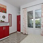 With Parking Space Lopar, Rab - 18001 דירה לופאר