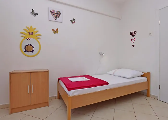 With Parking Space - Rab - 18001 Apartmán Lopar