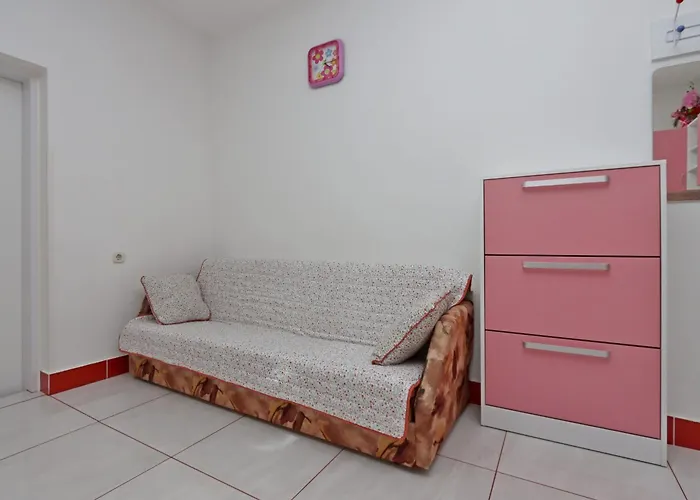 With Parking Space - Rab - 18001 Apartmán