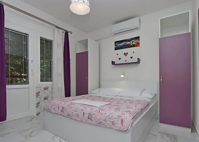 With Parking Space - Rab - 18001 Apartmán Lopar